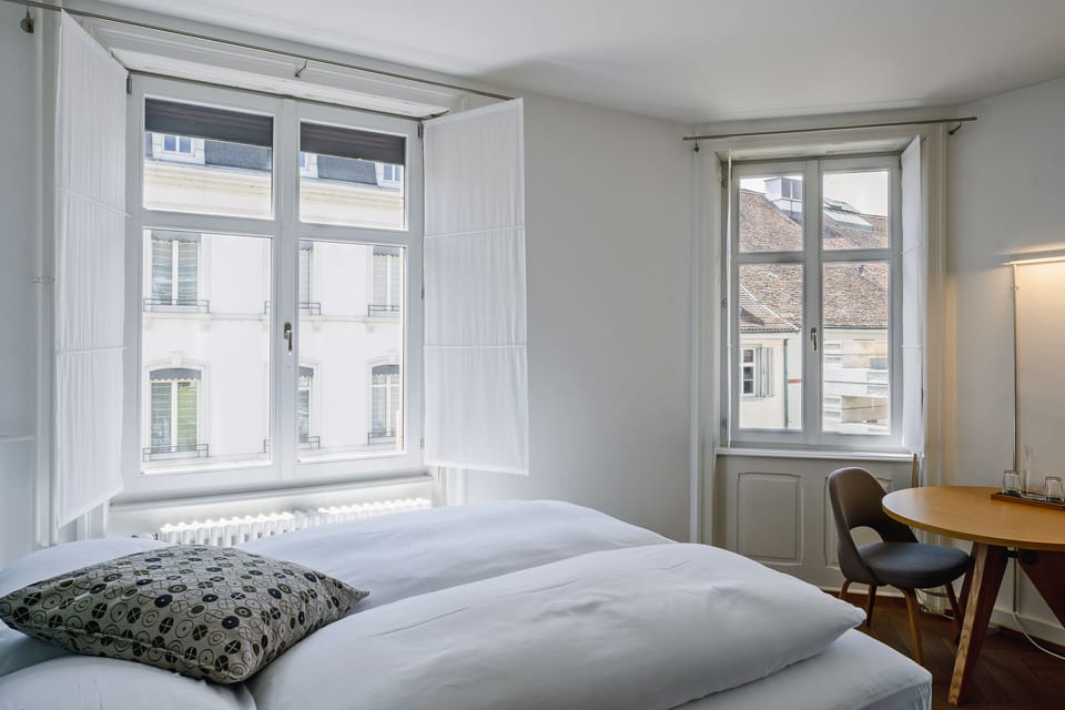 Standard Double Room, 1 Queen Bed, Non Smoking | Hypo-allergenic bedding, in-room safe, individually decorated