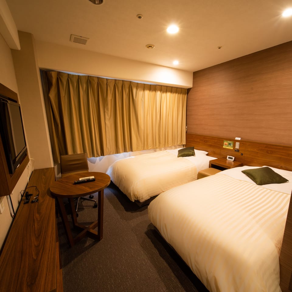 Standard Twin Room, Non Smoking | Desk, WiFi (free), individually decorated, bed sheets