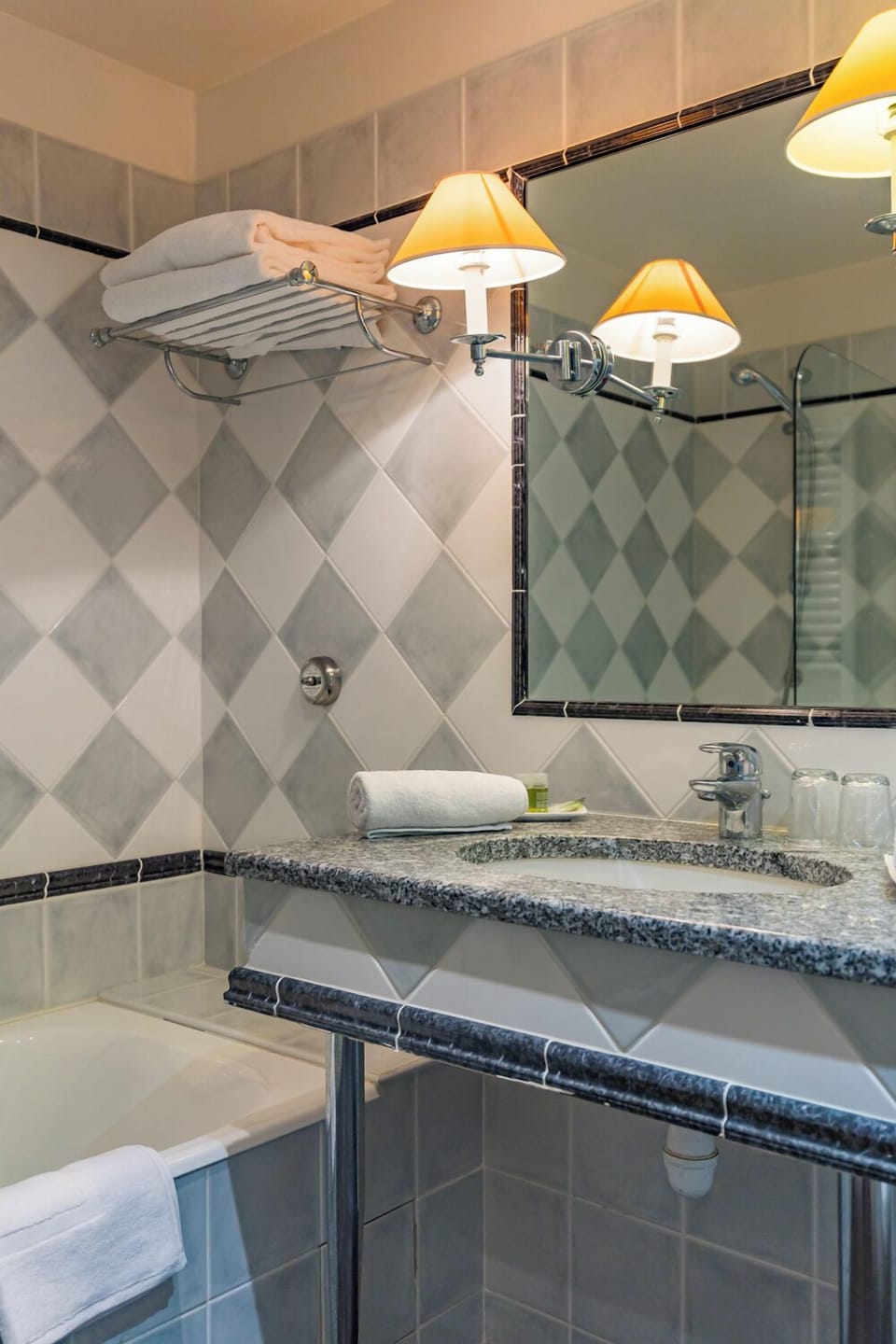 Standard Double Room | Bathroom | Free toiletries, hair dryer, towels, soap