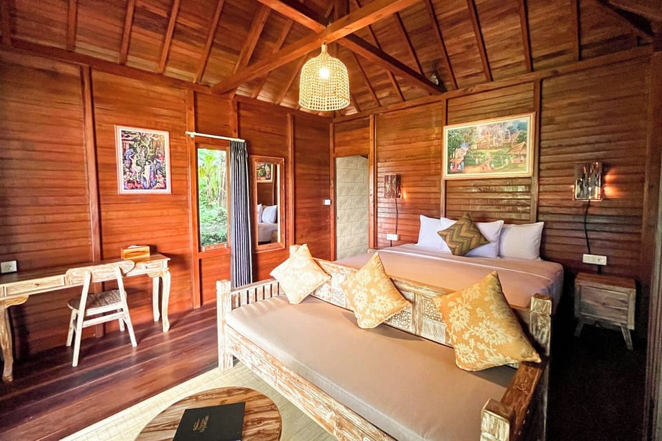 Wooden Villa with Mountain View | In-room safe, desk, iron/ironing board, free WiFi
