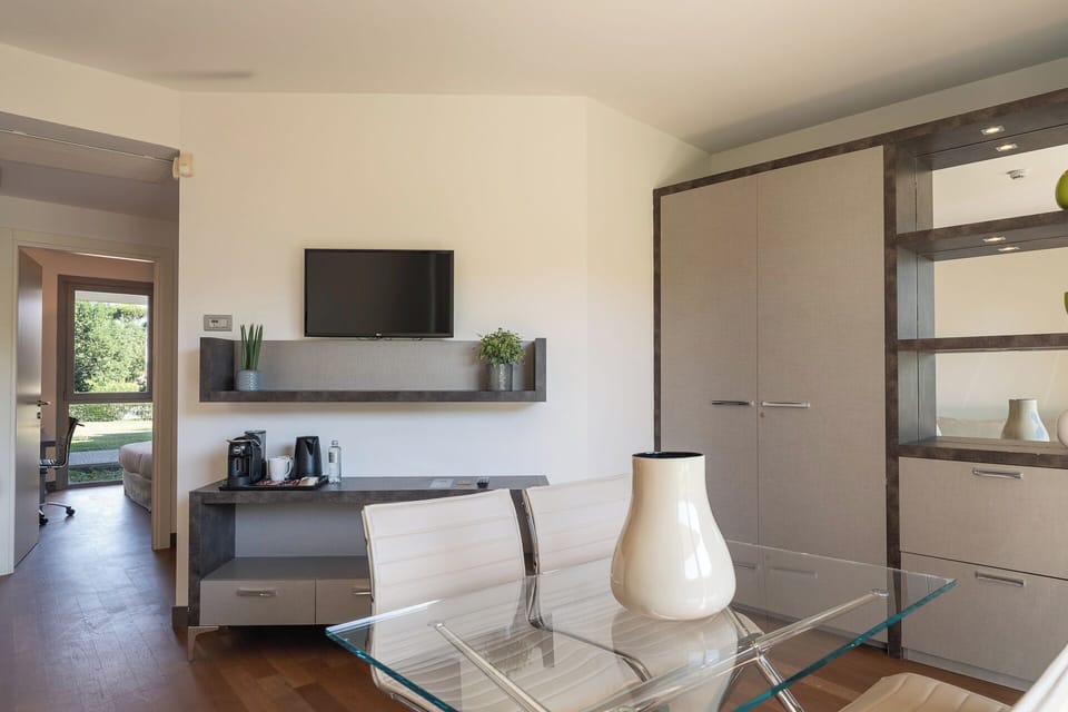 Family Suite | Minibar, in-room safe, soundproofing, WiFi (free)