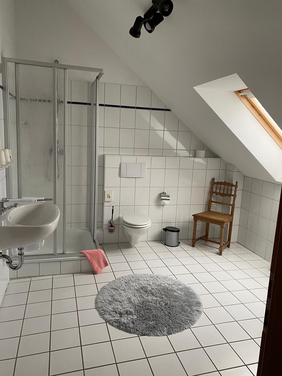 Standard Apartment | Bathroom | Shower, free toiletries, hair dryer, towels