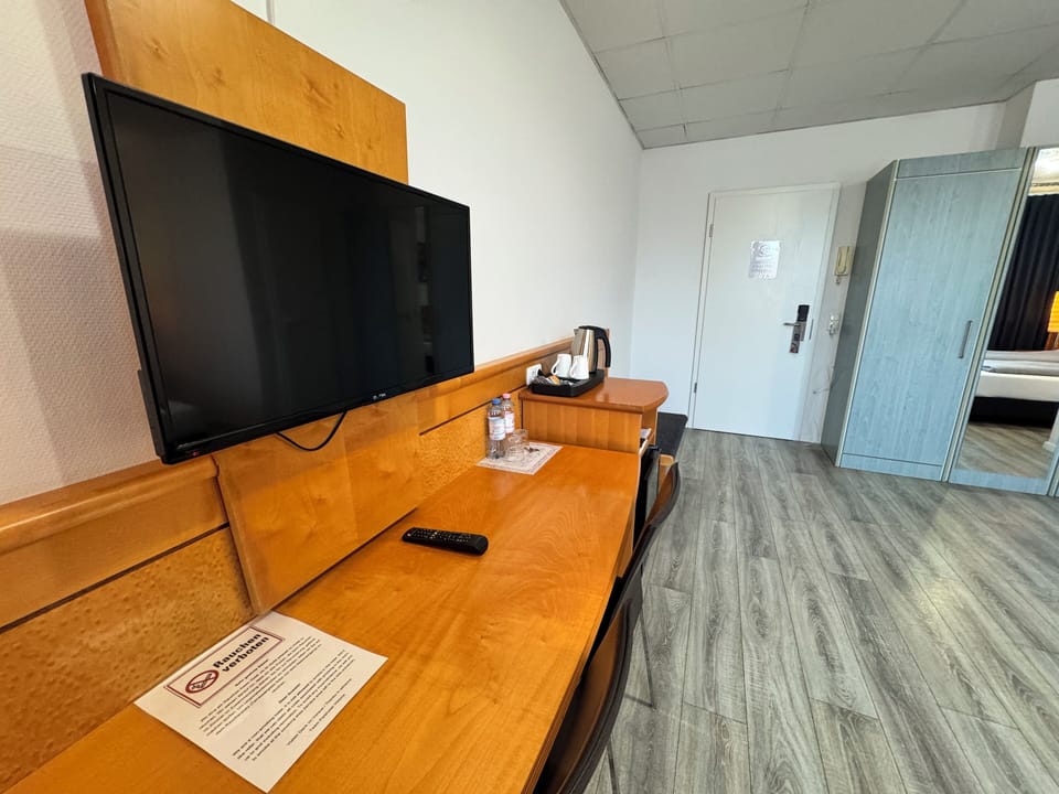 Standard Double or Twin Room | Desk, free cribs/infant beds, rollaway beds, free WiFi