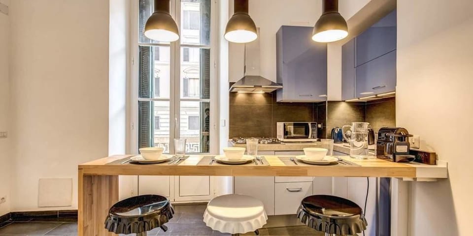 Apartment, 1 Bedroom | Private kitchenette | Fridge, microwave, stovetop, cookware/dishes/utensils