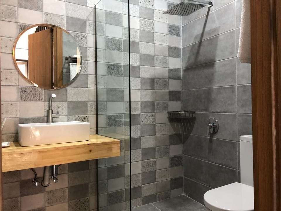 Superior Cottage, 2 Bedrooms, Lanai | Bathroom | Shower, free toiletries, hair dryer, towels