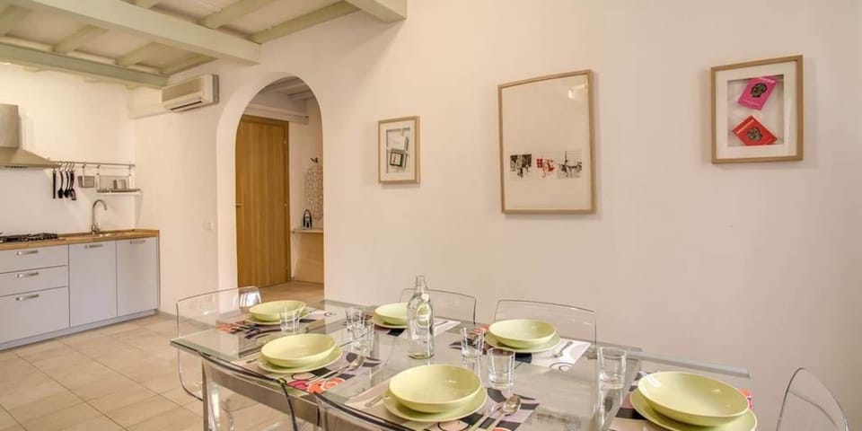 Apartment, 3 Bedrooms | In-room dining