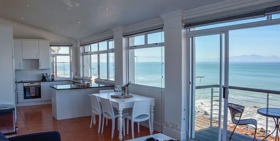 Panoramic Penthouse, Sea View (Oceanfront Penthouse) | Private kitchen | Full-size fridge, stovetop, electric kettle, toaster