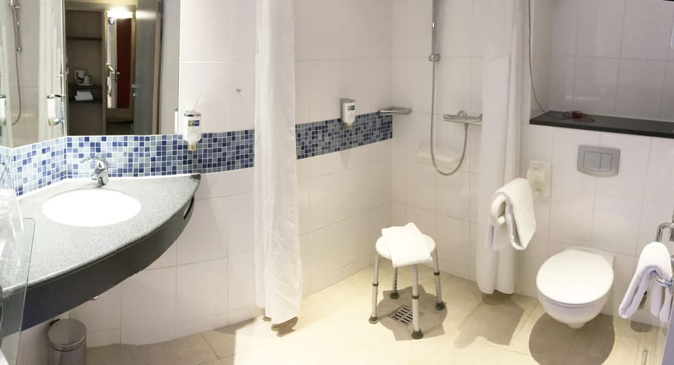 Standard Room, 1 Queen Bed, Accessible | 1 bedroom, hypo-allergenic bedding, desk, laptop workspace
