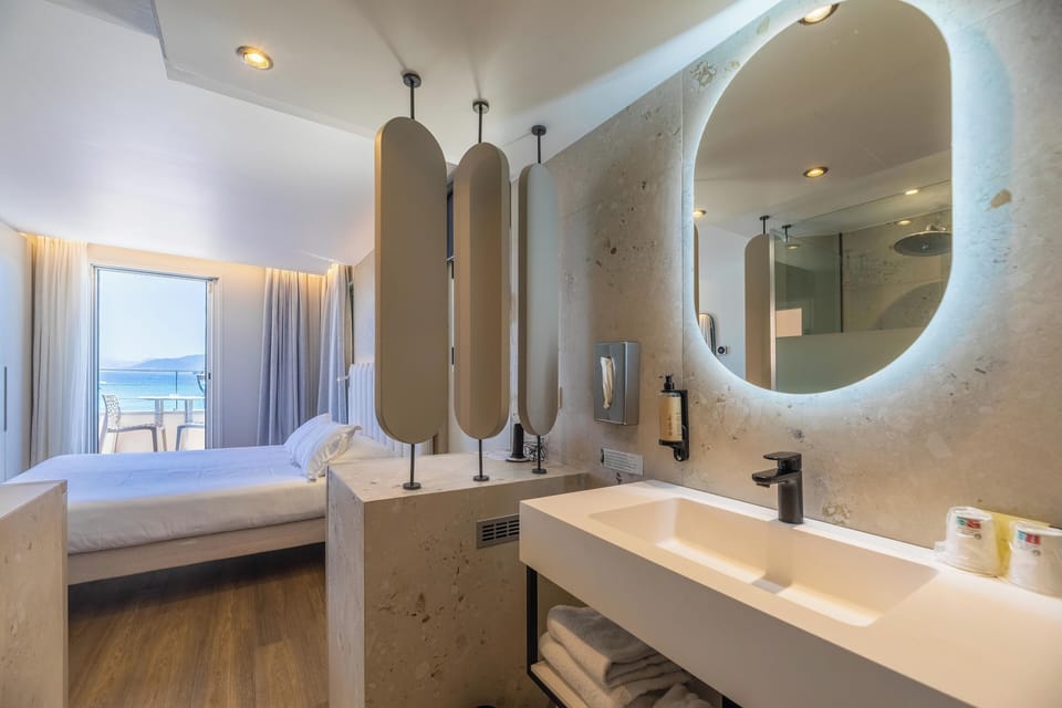 Standard Double Room, Sea View | Bathroom | Hair dryer, towels, soap, shampoo