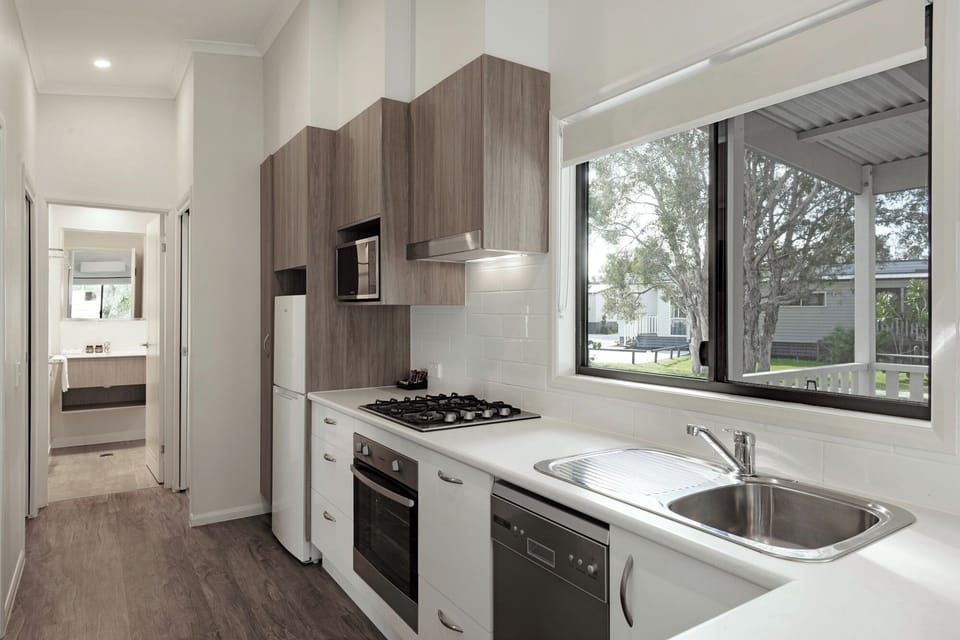 Superior 2 Bedroom Cabin - Sleeps 4 | Private kitchen | Electric kettle, dining table