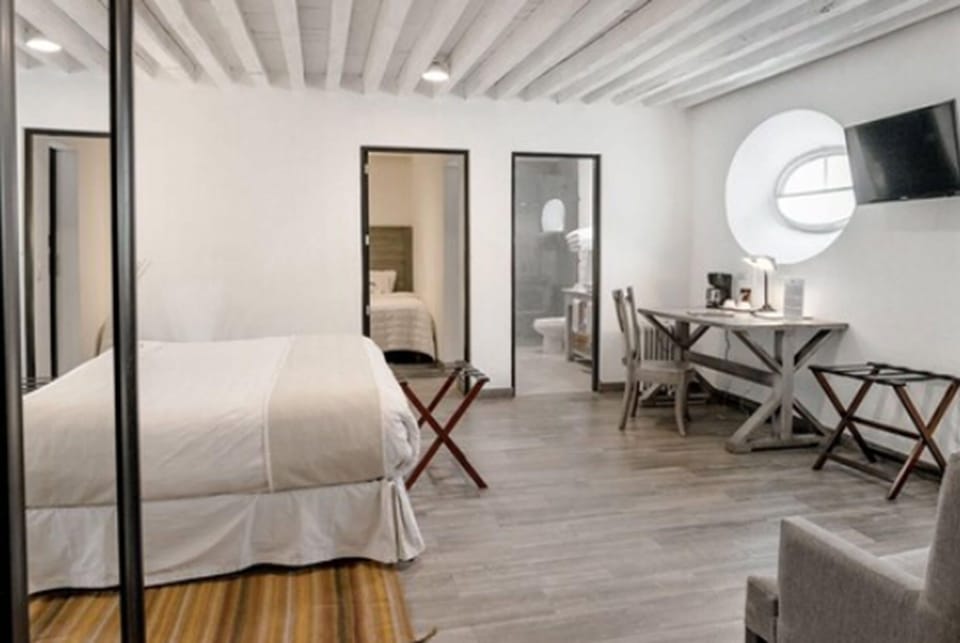 Family Room | Premium bedding, free minibar items, in-room safe, desk