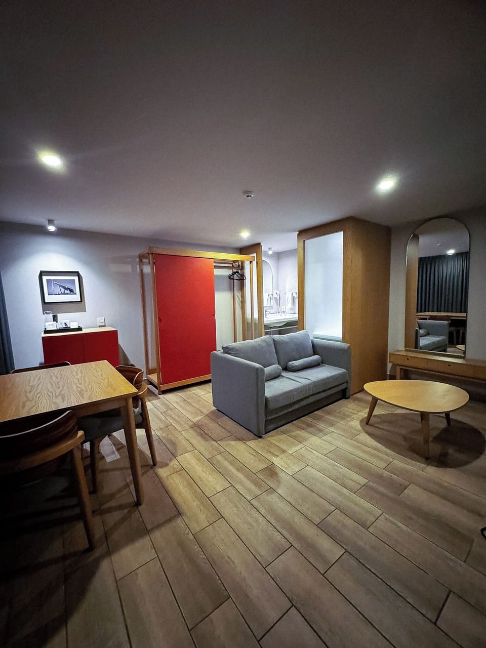 Superior Studio Suite | Living area | 25-inch TV with cable channels