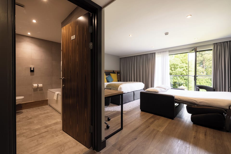 Privilege, Room | In-room safe, desk, soundproofing, iron/ironing board