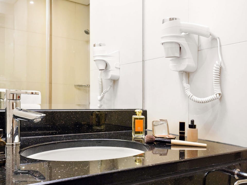 In-room safe, desk, soundproofing, iron/ironing board