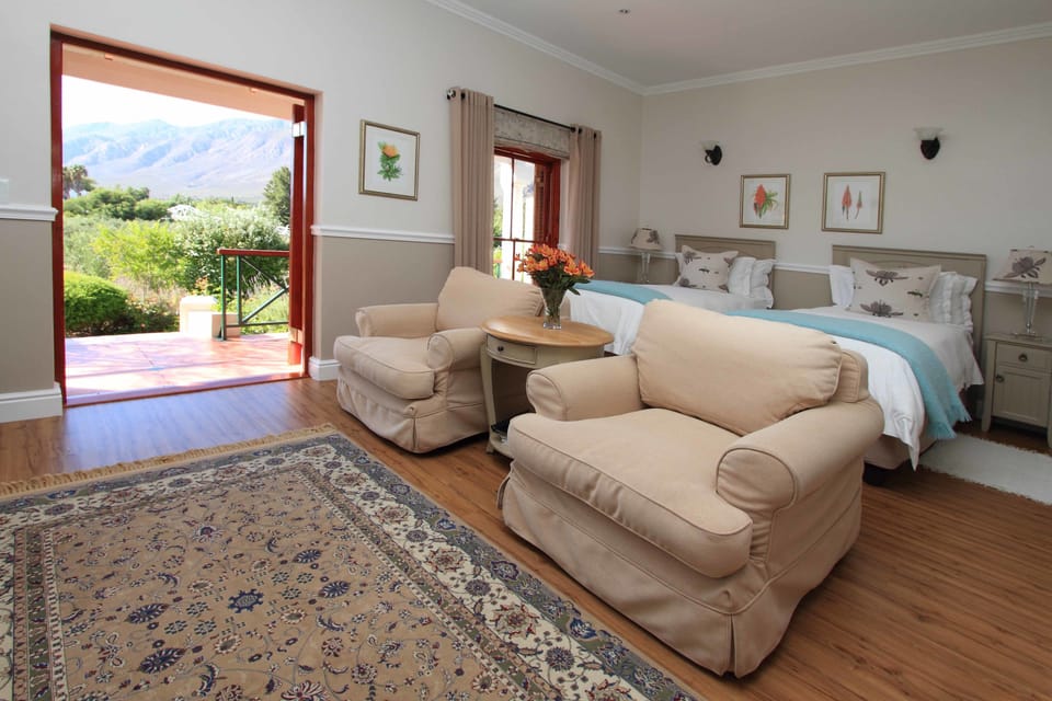 Egyptian cotton sheets, premium bedding, in-room safe