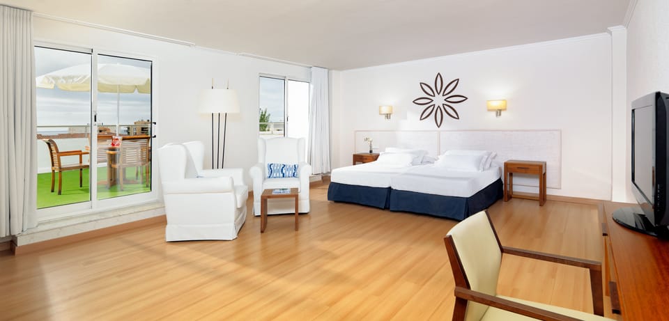 In-room safe, desk, free WiFi, bed sheets