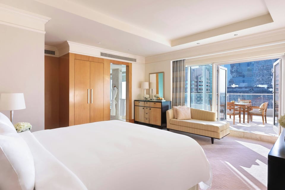 Club room with Lounge Access | Frette Italian sheets, premium bedding, down comforters, minibar