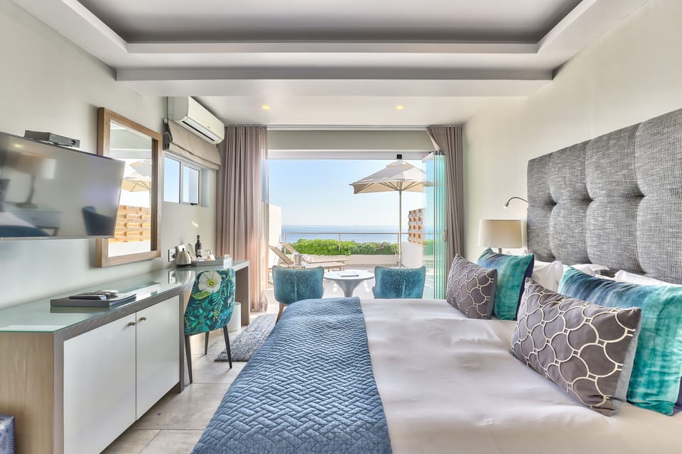 Superior Room | Hypo-allergenic bedding, minibar, in-room safe, individually decorated