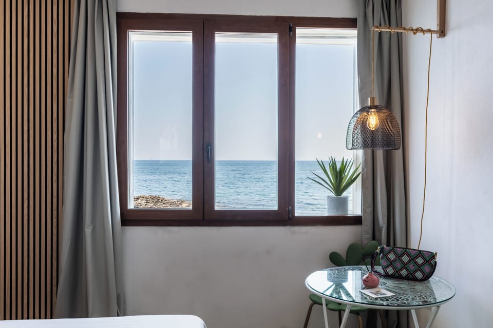 Romantic Double Room, 1 Queen Bed, Sea View, Sea Facing | Water view