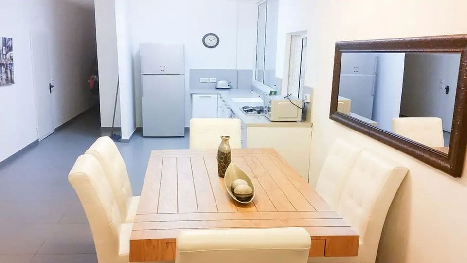 Classic Apartment, Multiple Beds, Non Smoking | Private kitchen | Fridge, microwave, oven, stovetop