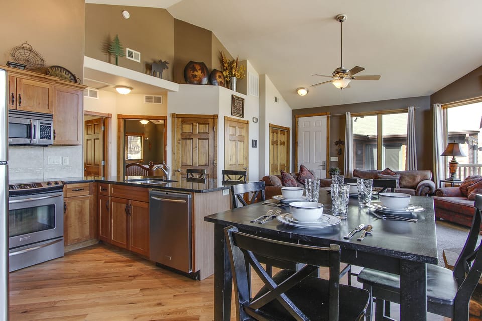 Condo, 2 Bedrooms | Private kitchen | Fridge, microwave, oven, dishwasher