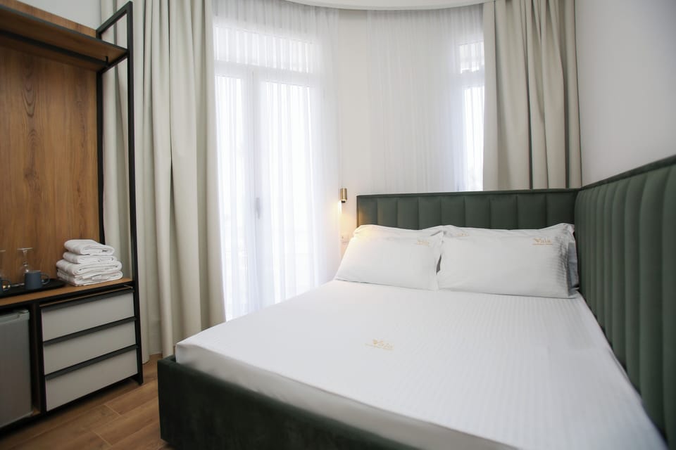 Superior Double Room, Sea View | 1 bedroom, premium bedding, minibar, soundproofing