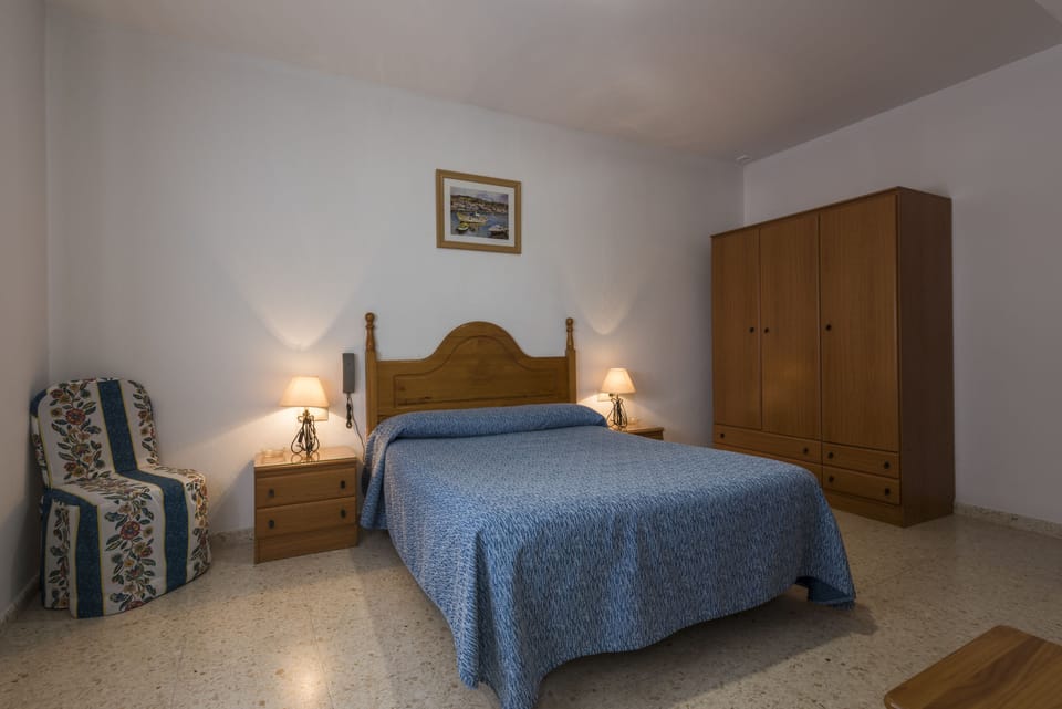 Standard Double or Twin Room | In-room safe, desk, blackout drapes, free cribs/infant beds