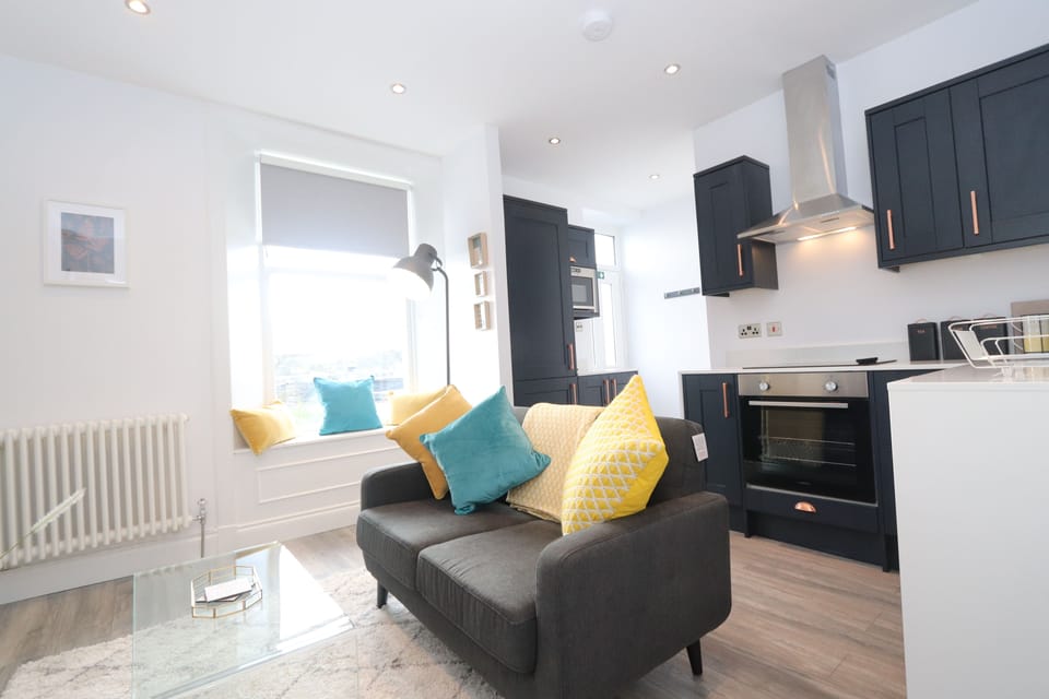 Superior Apartment, 1 Bedroom | Living room | 49-inch LED TV with premium channels, TV, Netflix