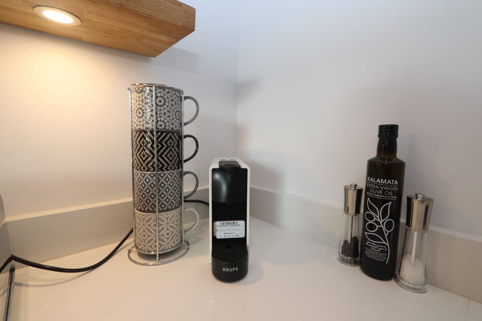 Deluxe Apartment, Multiple Beds | Coffee and/or coffee maker