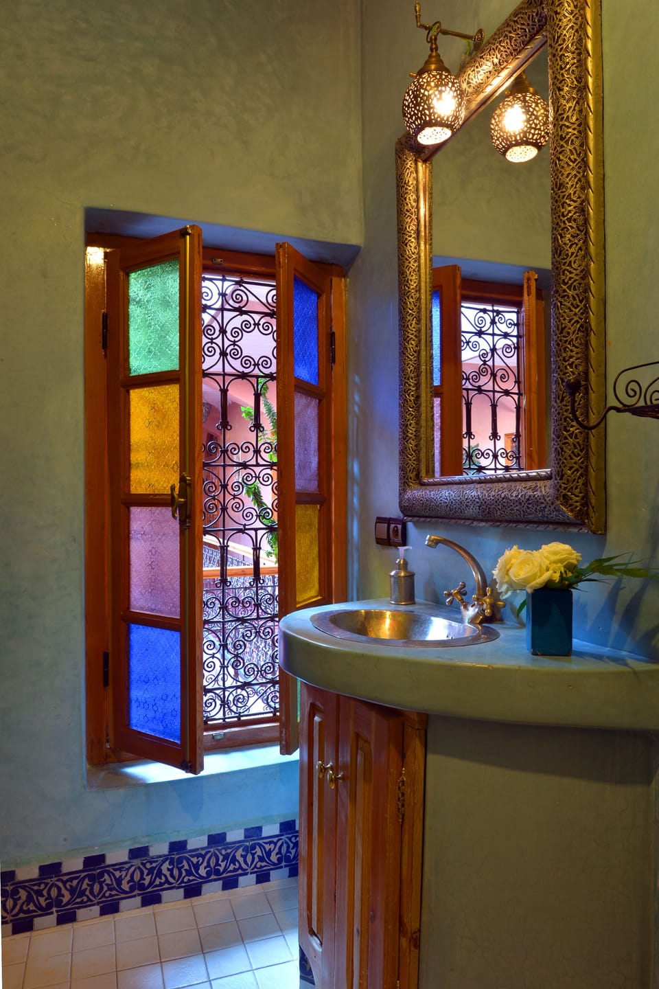 Panoramic Triple Room, Private Bathroom, Pool View (Chambre Essaouira) | Bathroom sink