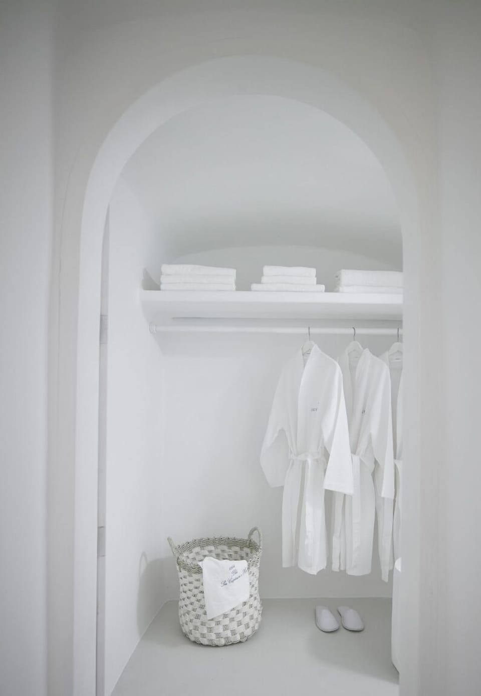 Suite (Cave) | Bathroom amenities | Designer toiletries, hair dryer, bathrobes, slippers