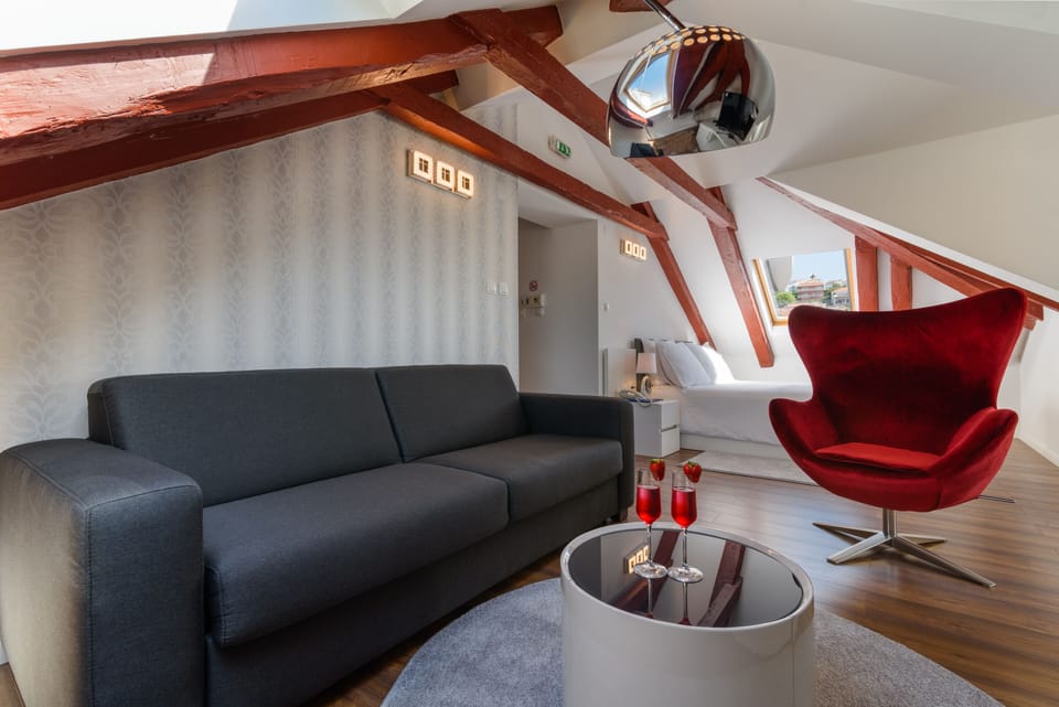 Deluxe Double Room | Premium bedding, minibar, in-room safe, individually decorated