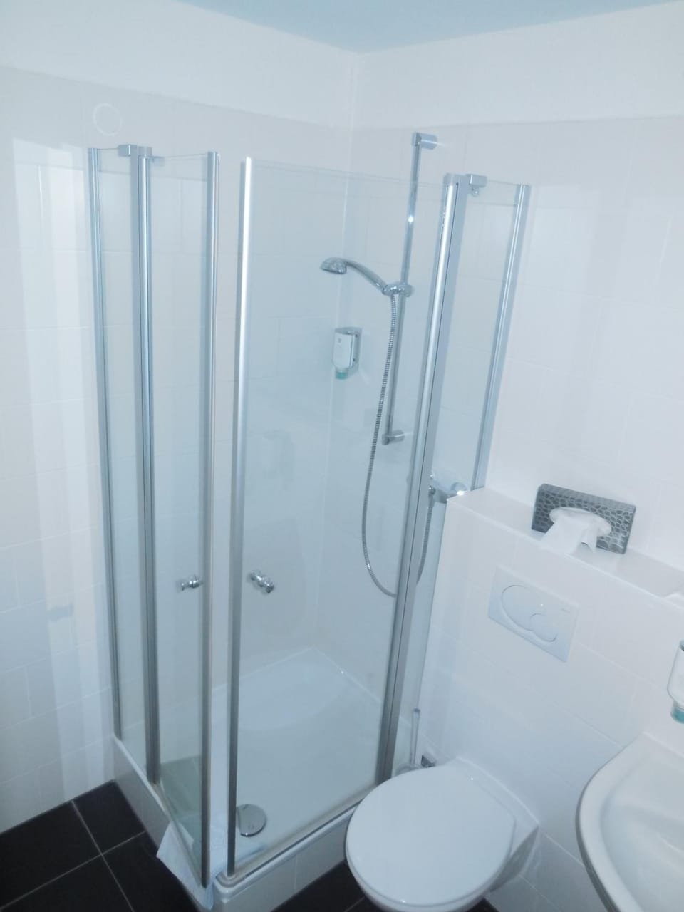 Shower, towels