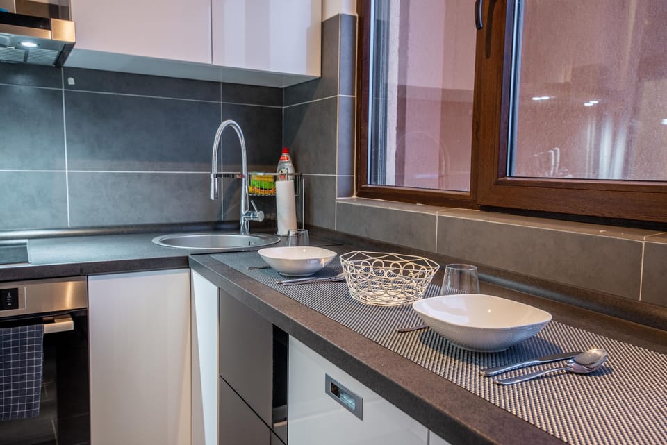 Luxury Studio Suite, Accessible | Private kitchenette | Full-size fridge, microwave, oven, stovetop