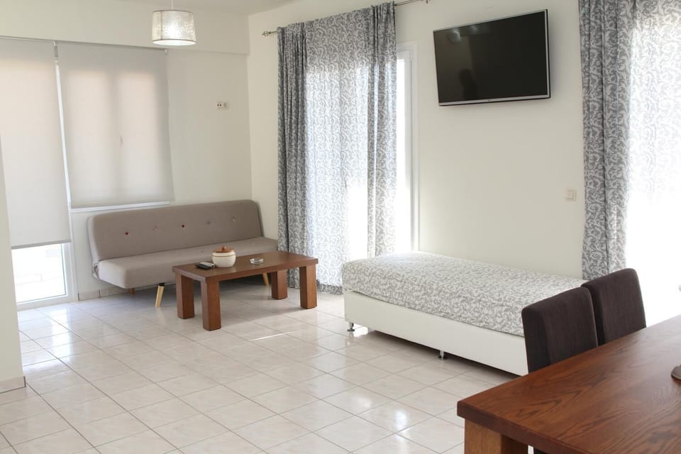 In-room safe, soundproofing, iron/ironing board, free WiFi