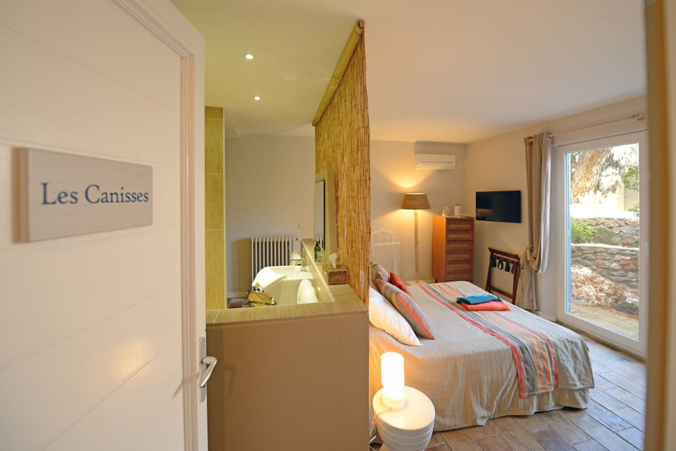 Double Room, Ensuite, Garden View (Les Canisses) | In-room safe, blackout drapes, cribs/infant beds, free WiFi