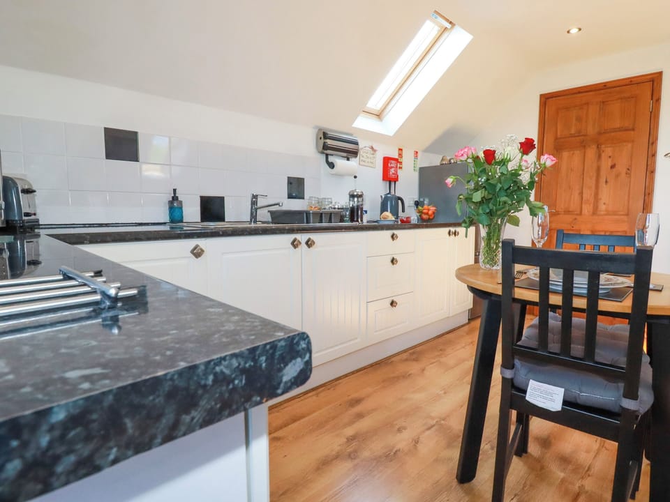 Cottage | Private kitchen | Cookware/dishes/utensils