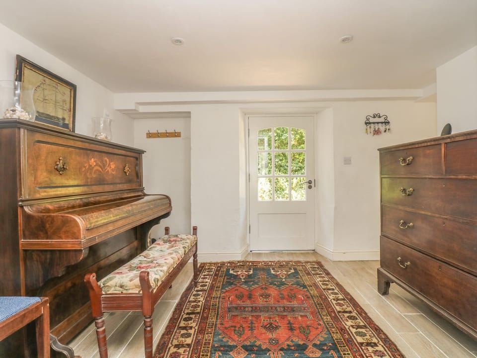 Cottage | 4 bedrooms, individually decorated, individually furnished, free WiFi