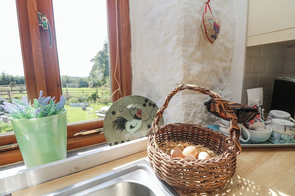 Cottage | Dining