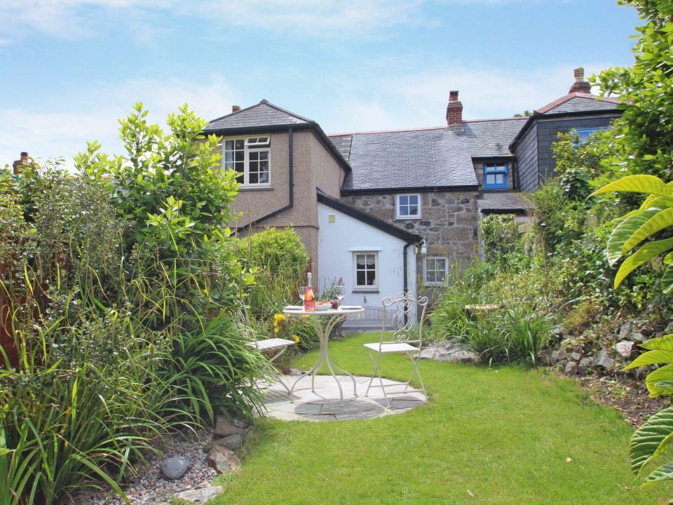 Cottage | Interior