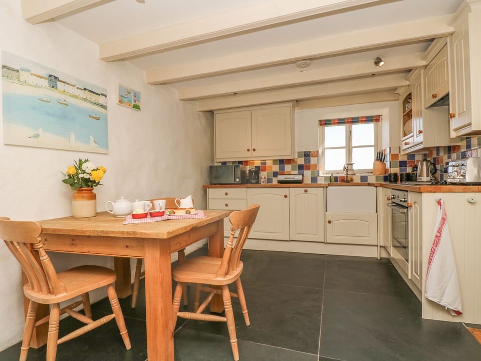 Cottage | Interior