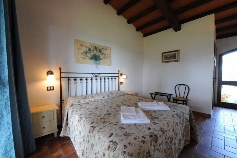 Standard Double or Twin Room, Garden View | 1 bedroom, desk, iron/ironing board, free cribs/infant beds
