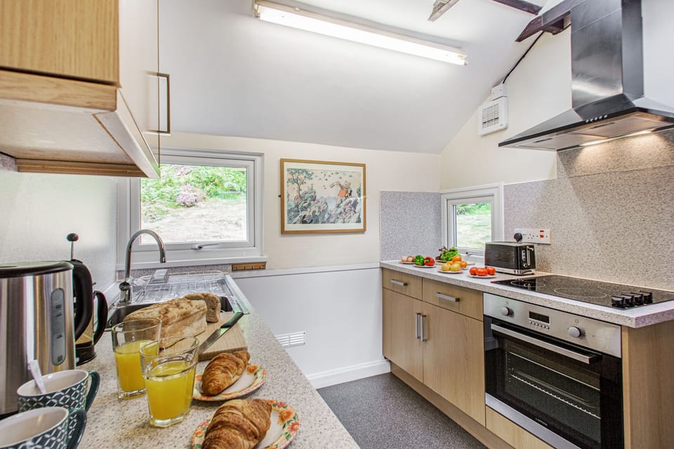 Cottage | Private kitchen | Cookware/dishes/utensils