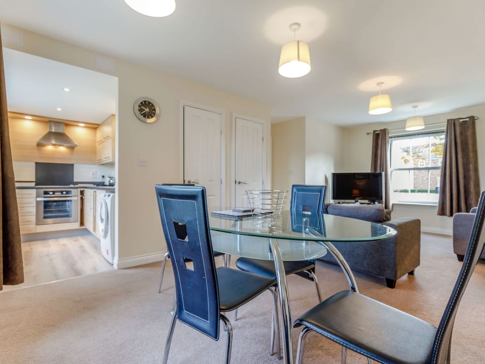 Cottage | Private kitchen | Stovetop, cookware/dishes/utensils
