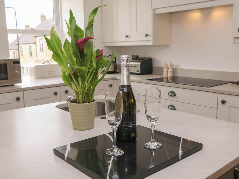 Cottage | Private kitchen | Fridge, stovetop, dishwasher, electric kettle