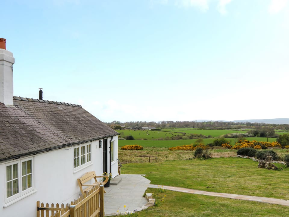 Cottage | Interior