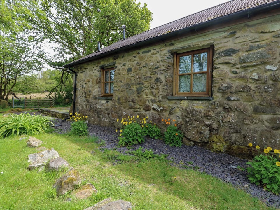Cottage | Property grounds