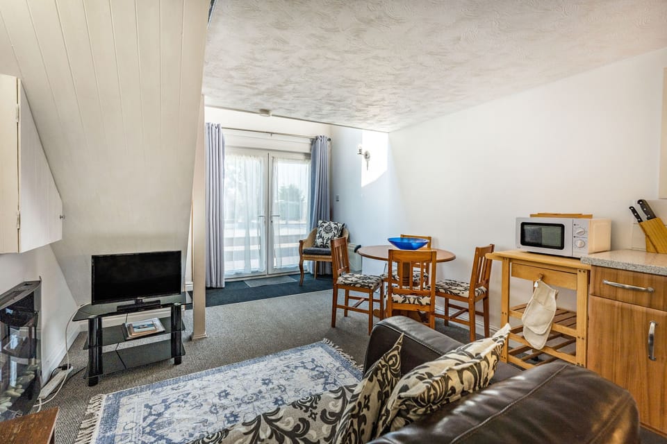 Cottage | Living room | TV, DVD player