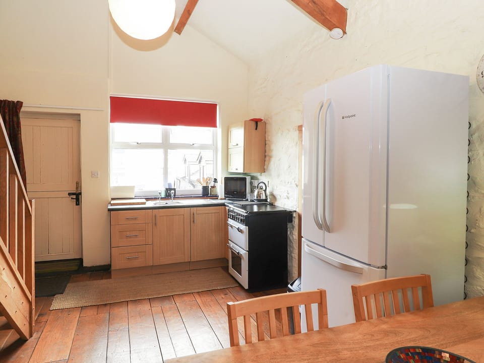 Cottage | Dining