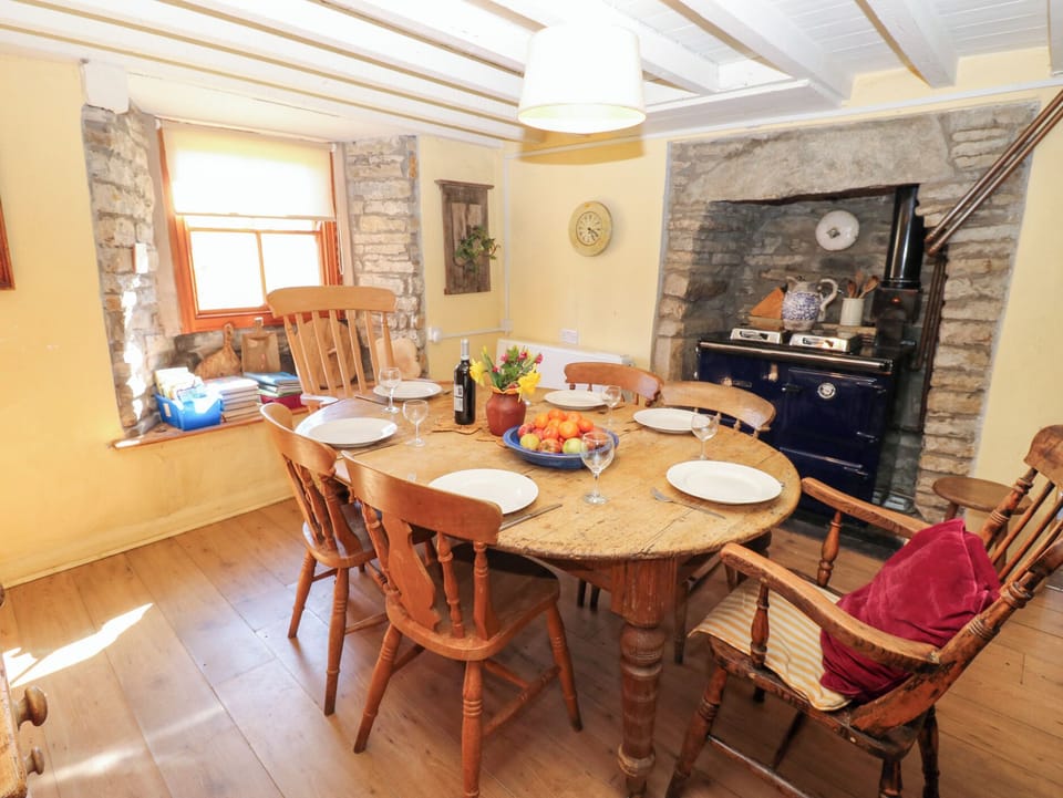 Cottage | Dining